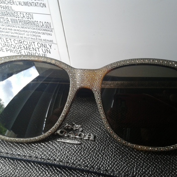 Gold GUCCI Sunglasses - Picture 3 of 5